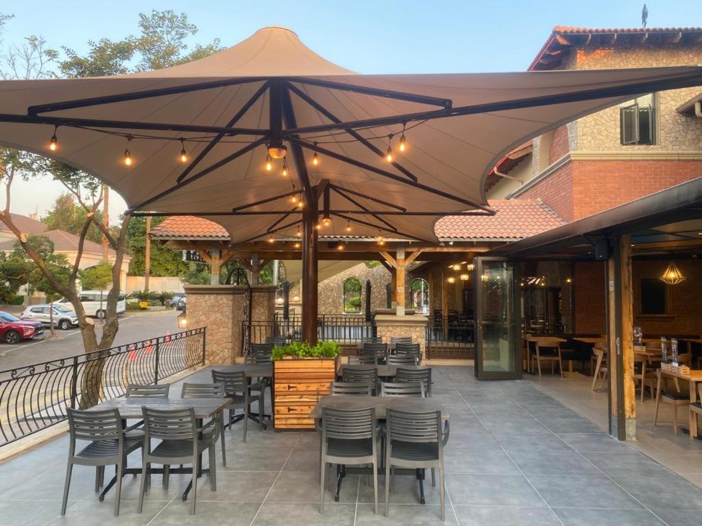 Garden Court Morningside Sandton Йоханесбург Екстериор снимка
